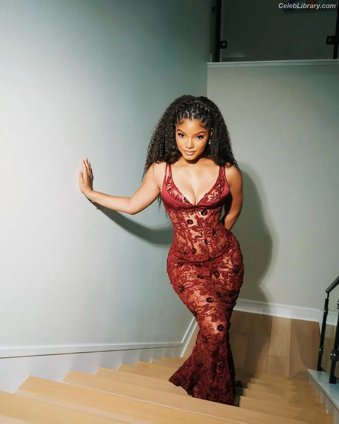 Halle Bailey photo 6 of 712