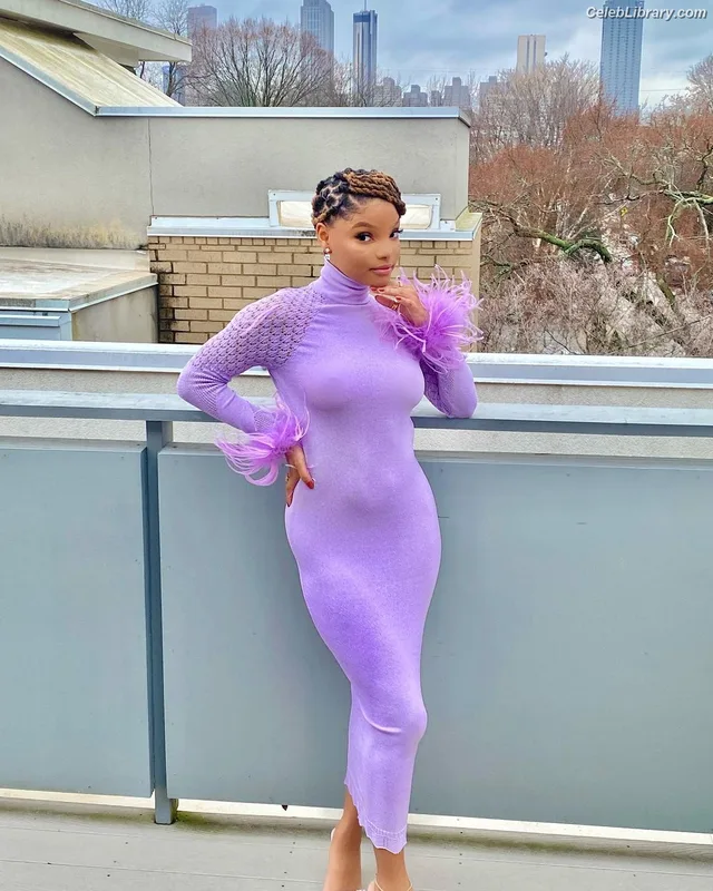 Halle Bailey photo 10 of 713
