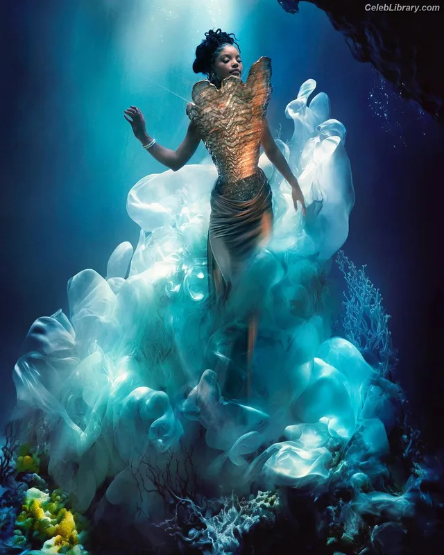 Halle Bailey photo 6 of 713
