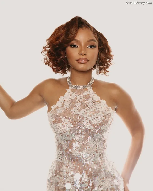 Halle Bailey photo 13 of 713