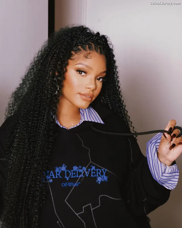 Halle Bailey photo 6 of 713