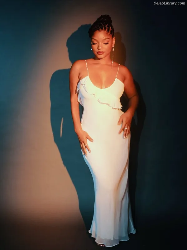 Halle Bailey photo 23 of 713
