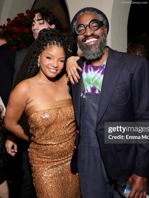 Halle Bailey photo 13 of 713