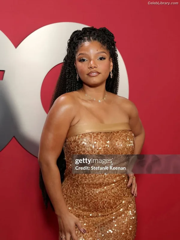 Halle Bailey photo 15 of 713