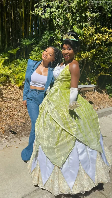 Halle Bailey photo 17 of 713