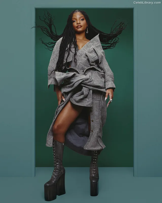 Halle Bailey photo 23 of 713