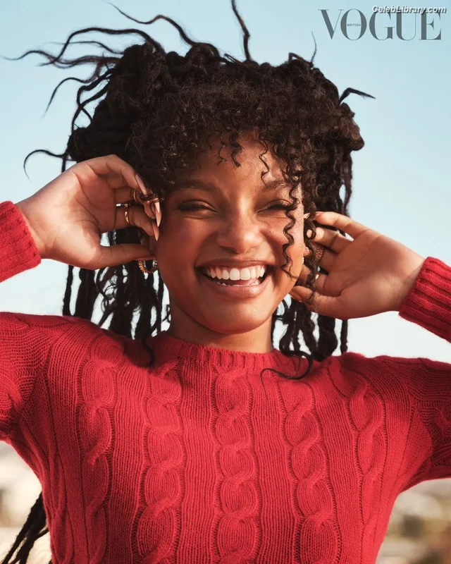 Halle Bailey photo 16 of 713