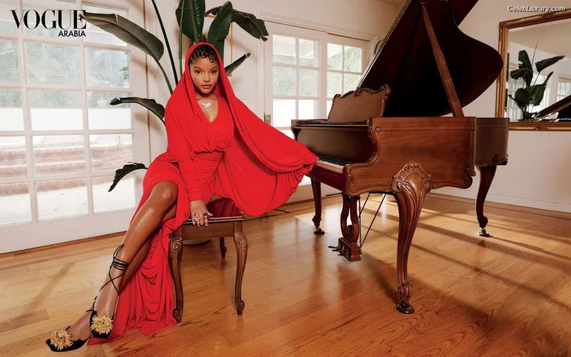 Halle Bailey photo 6 of 713