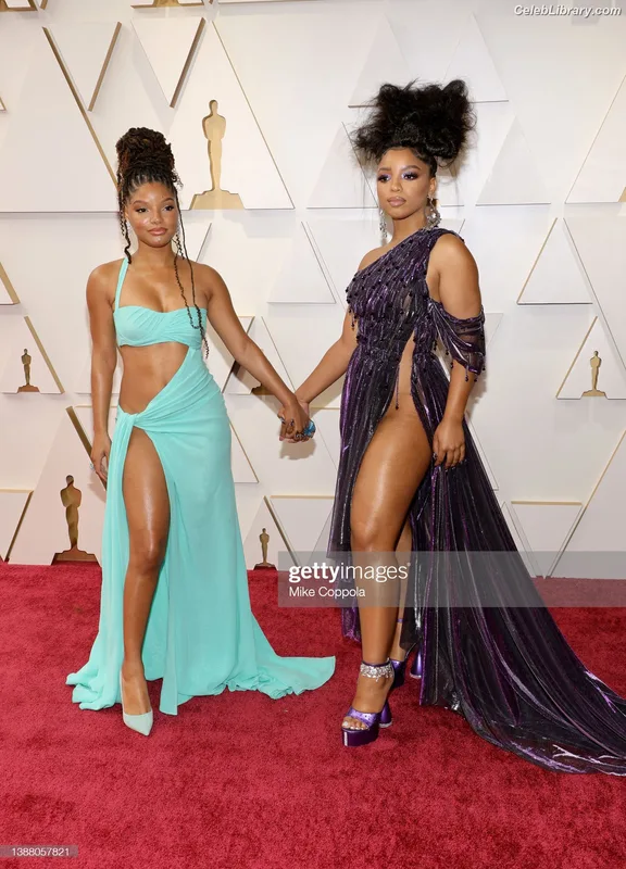 Halle Bailey photo 10 of 713
