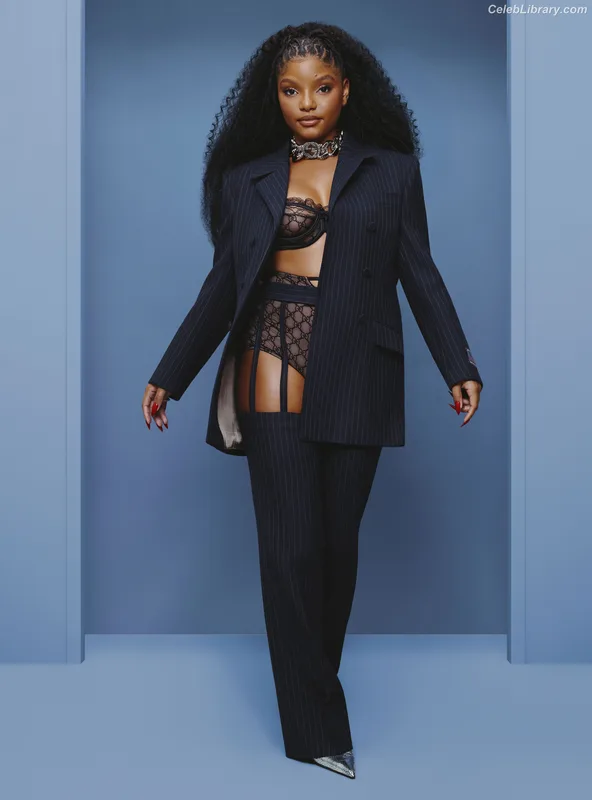 Halle Bailey photo 21 of 713
