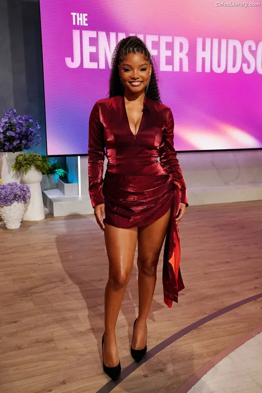 Halle Bailey photo 22 of 713
