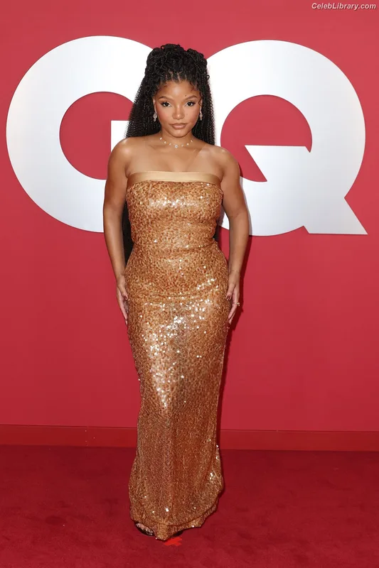Halle Bailey photo 9 of 713
