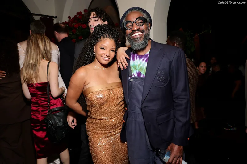 Halle Bailey photo 12 of 713
