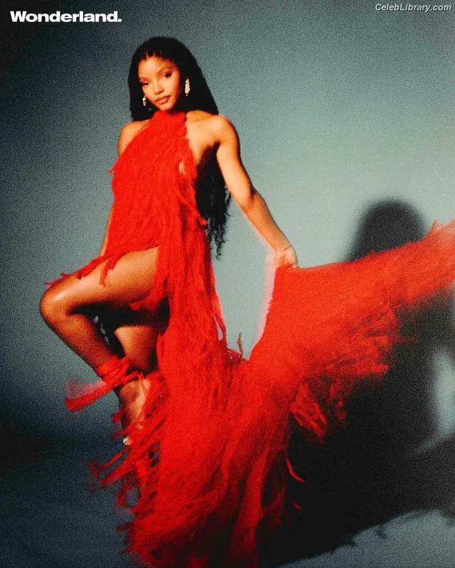 Halle Bailey photo 6 of 713