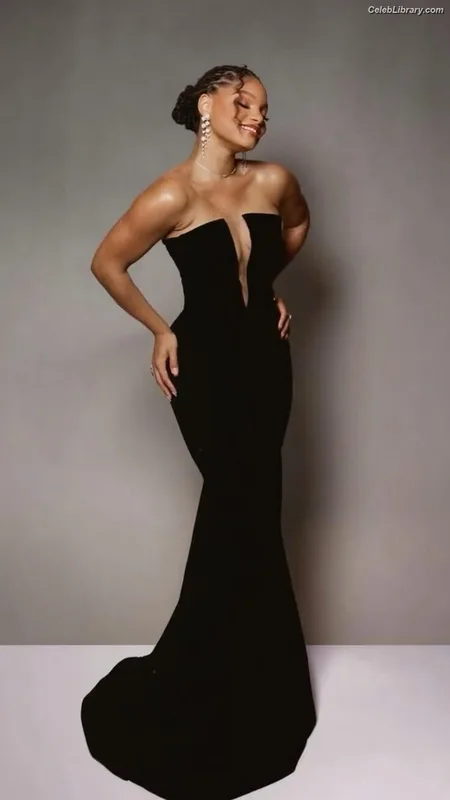 Halle Bailey photo 20 of 713