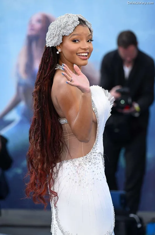 Halle Bailey photo 23 of 713
