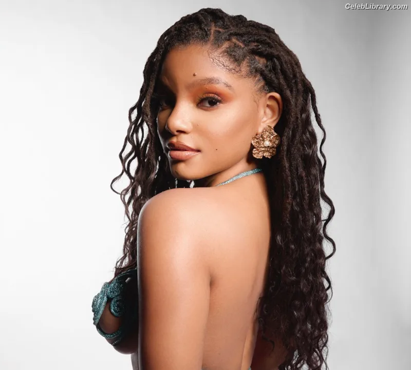 Halle Bailey photo 3 of 713