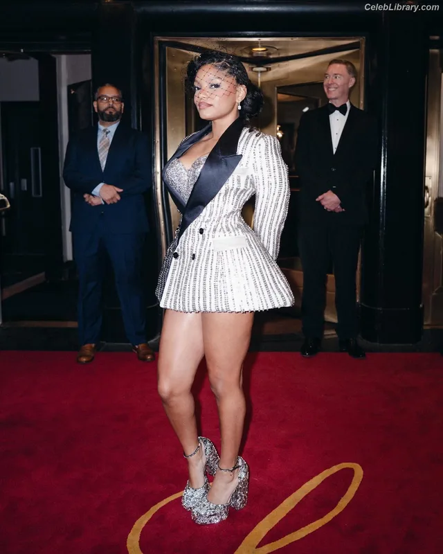 Halle Bailey photo 14 of 713
