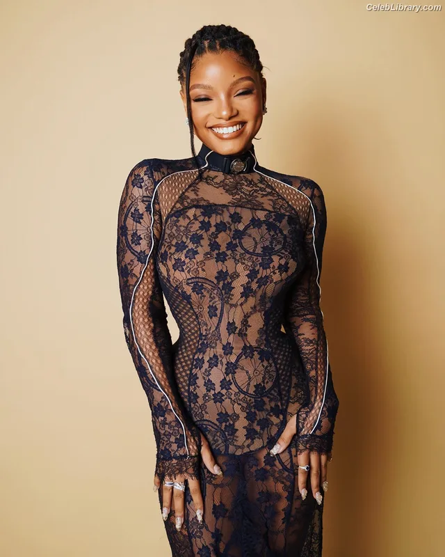 Halle Bailey photo 24 of 713