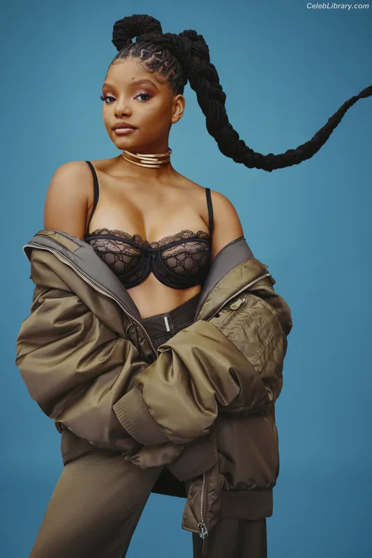 Halle Bailey photo 17 of 713