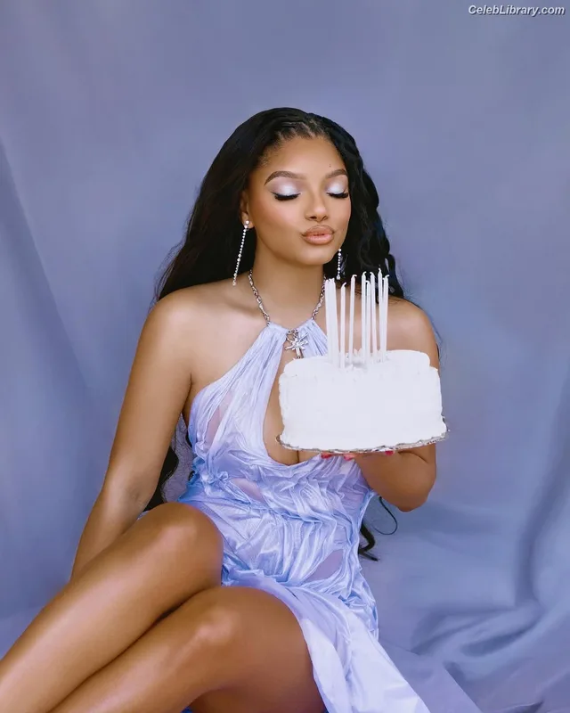 Halle Bailey photo 22 of 713