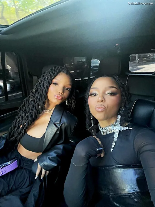 Halle Bailey photo 4 of 713