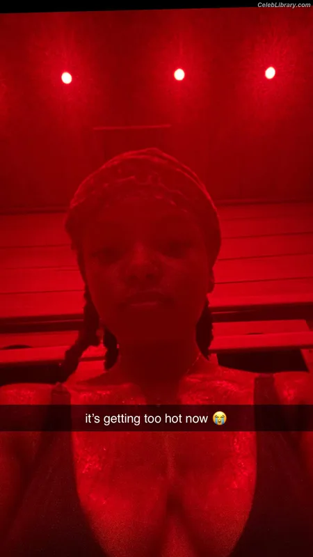 Halle Bailey photo 6 of 713