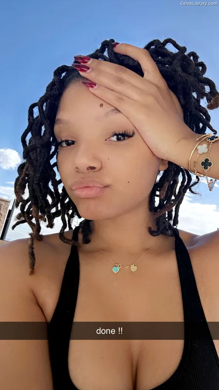 Halle Bailey photo 9 of 713