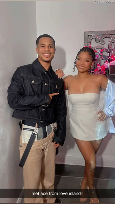 Halle Bailey photo 8 of 713