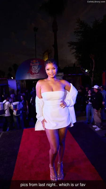 Halle Bailey photo 9 of 713