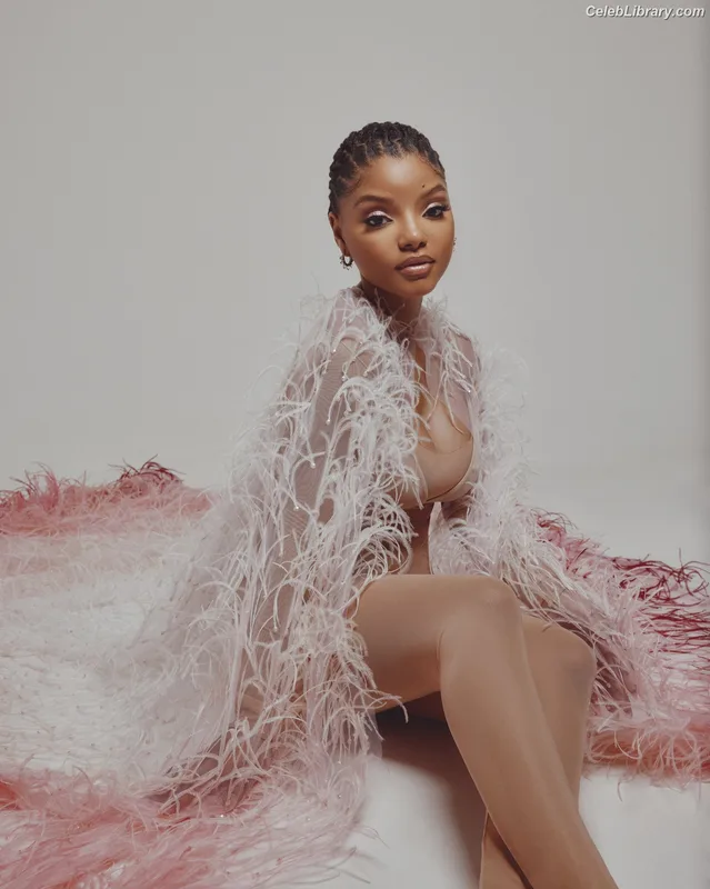 Halle Bailey photo 20 of 713