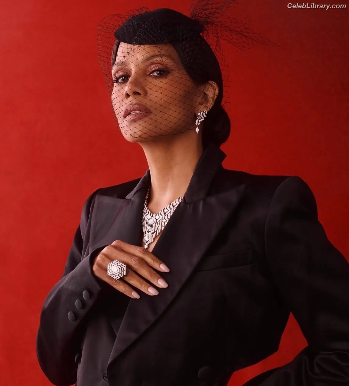 Halle Berry photo 12 of 334