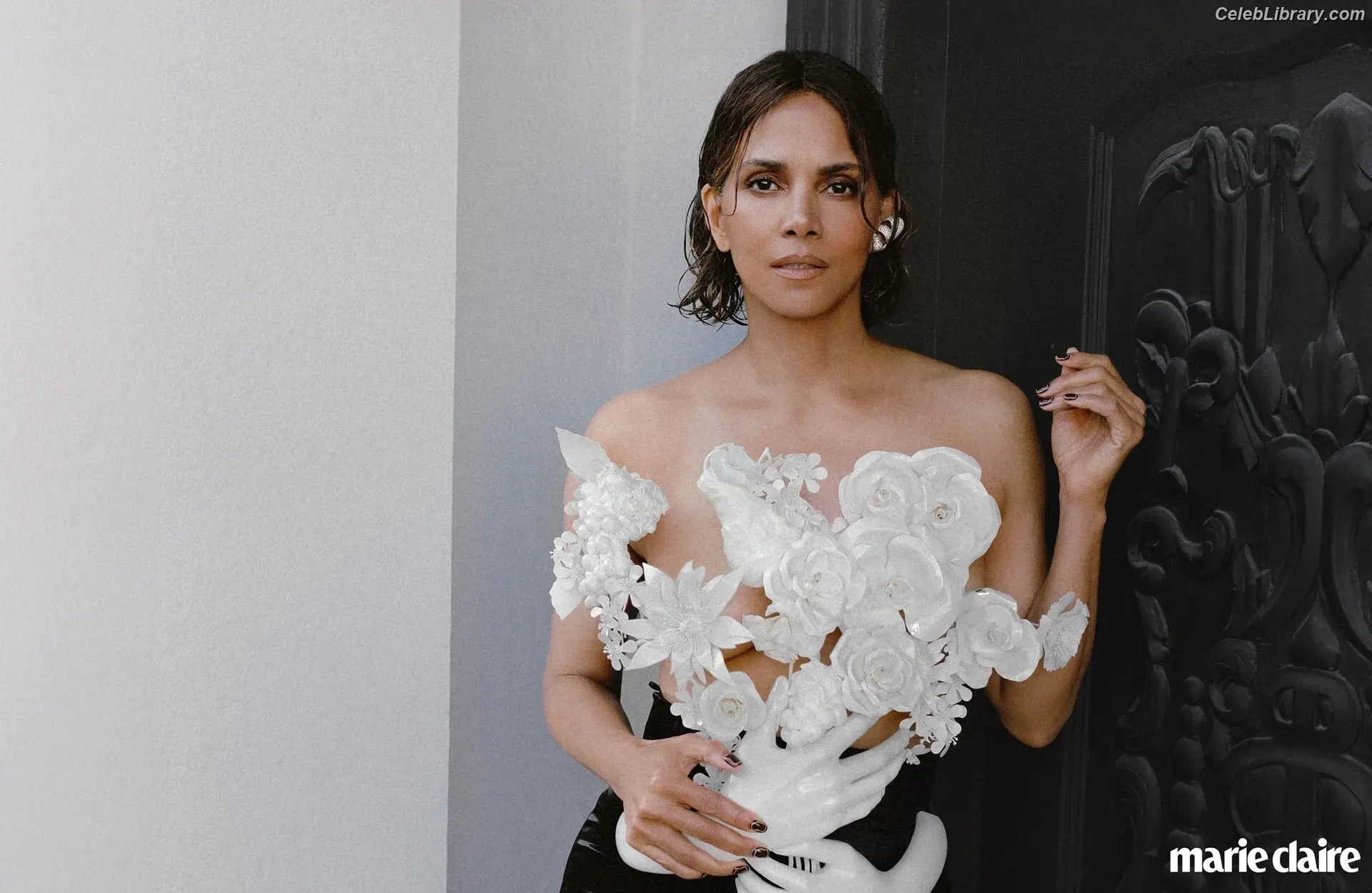Halle Berry photo 21 of 334
