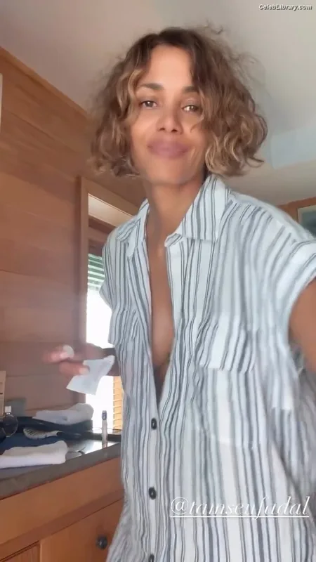 Halle Berry photo 6 of 335