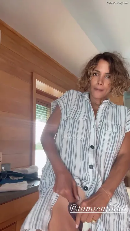 Halle Berry photo 10 of 335