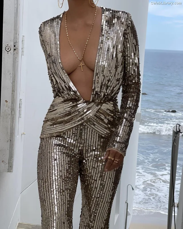 Halle Berry photo 9 of 335