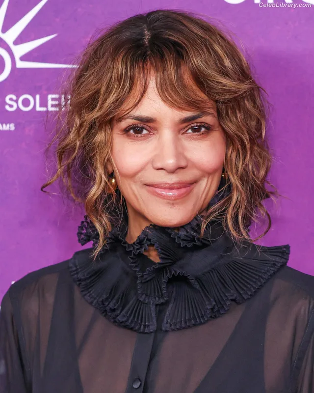 Halle Berry photo 23 of 335