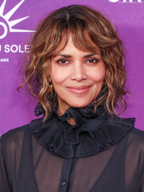 Halle Berry photo 24 of 335