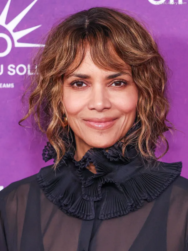 Halle Berry photo 3 of 335