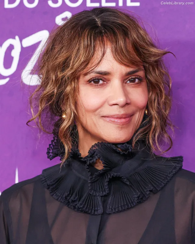 Halle Berry photo 4 of 335