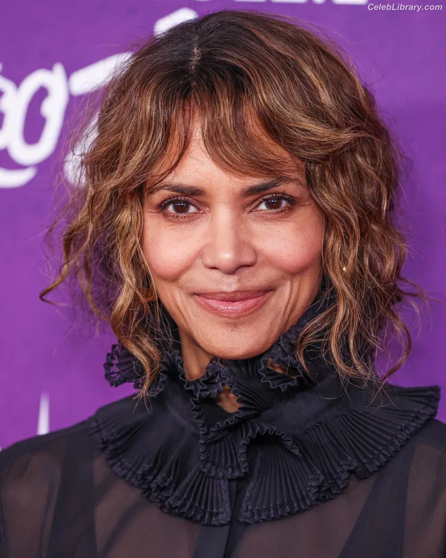 Halle Berry photo 6 of 335