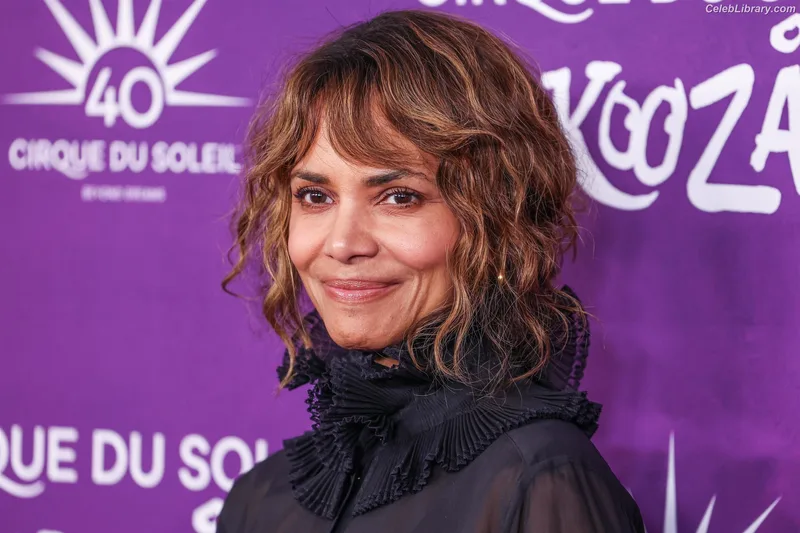 Halle Berry photo 8 of 335