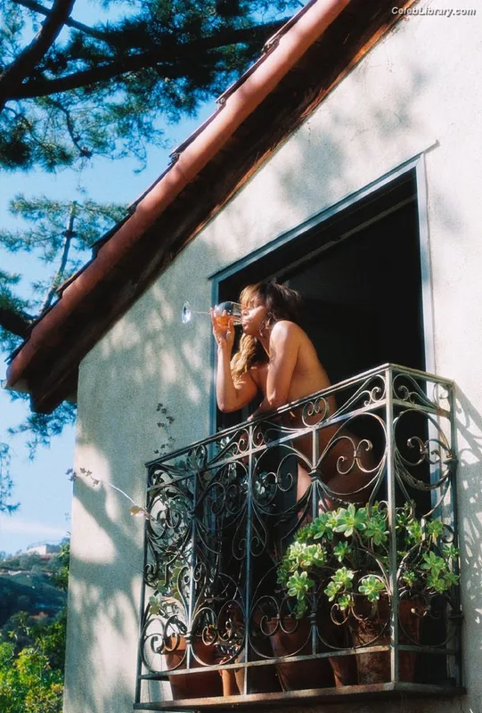 Halle Berry photo 17 of 335