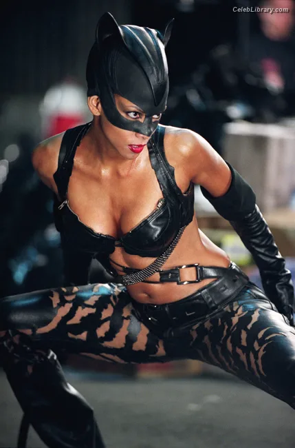 Halle Berry photo 9 of 335