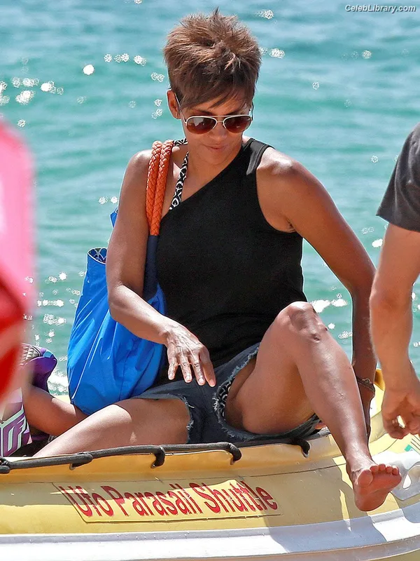 Halle Berry photo 20 of 335