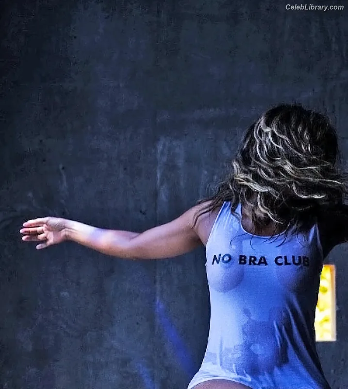 Halle Berry photo 21 of 335