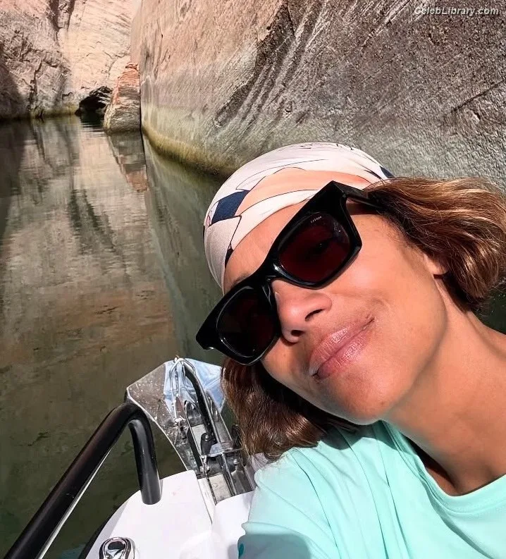 Halle Berry photo 13 of 335