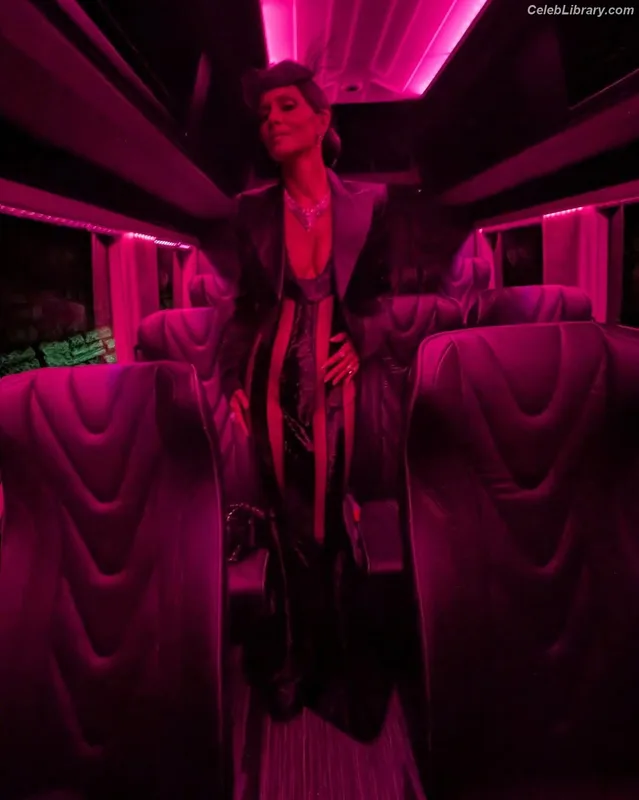 Halle Berry photo 3 of 335