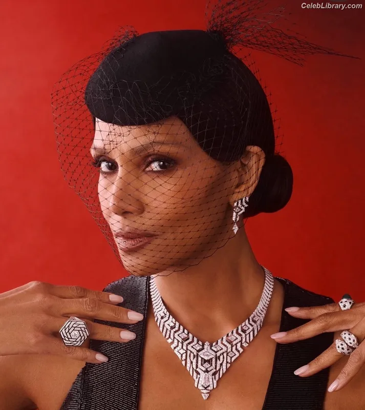 Halle Berry photo 13 of 335