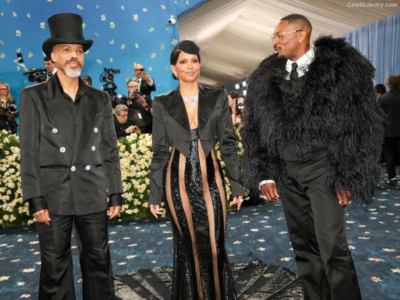 Halle Berry photo 19 of 335